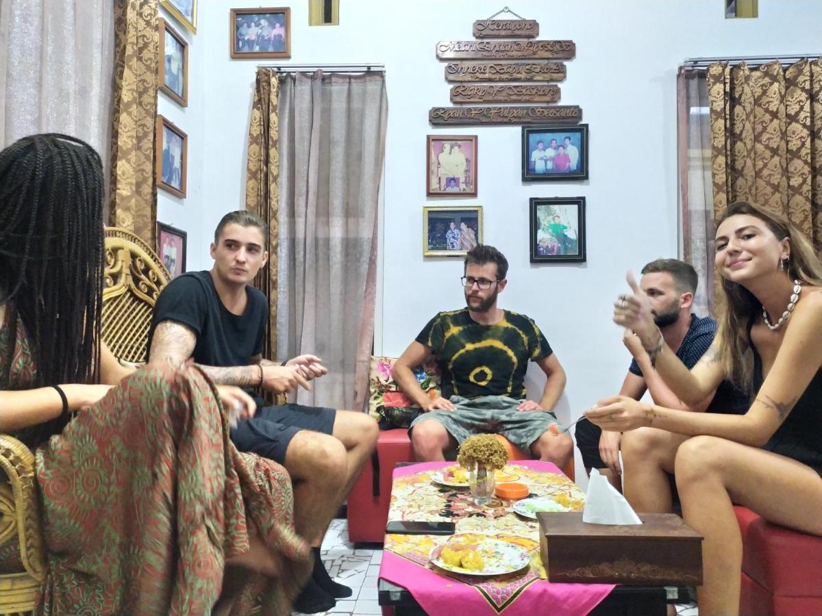 Griya Backpacker Pak Yon Malang Exterior photo