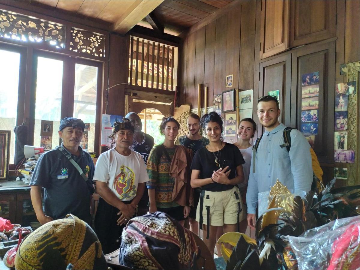 Griya Backpacker Pak Yon Malang Exterior photo