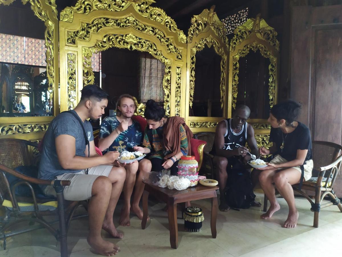 Griya Backpacker Pak Yon Malang Exterior photo