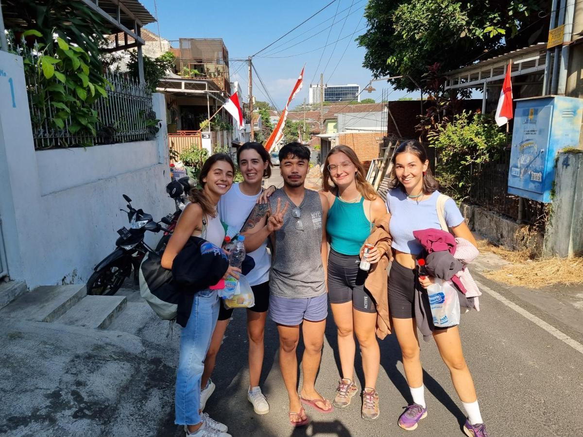 Griya Backpacker Pak Yon Malang Exterior photo